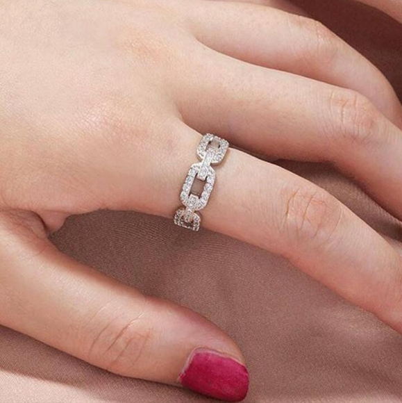 ⛓️⛓️NEW⛓️⛓️PRETTY!! Chain Link Adjustable Ring in SILVER - Picture 2 of 15